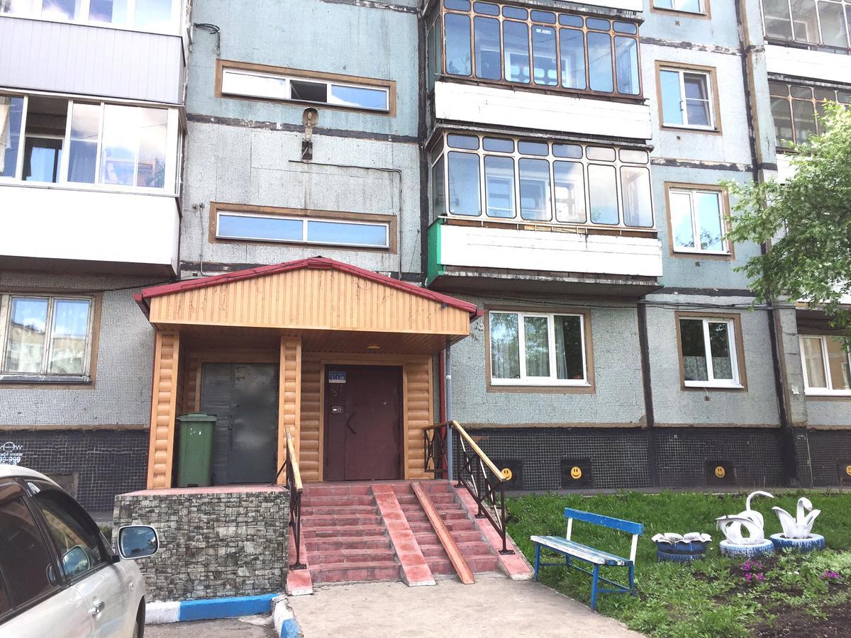 Apartment Tsiolkovskogo 27 Novokusnetsk Eksteriør billede